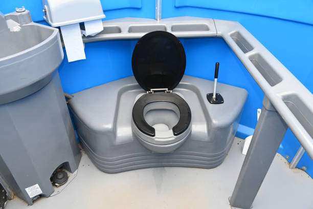 Best Porta potty delivery and setup  in Manor, PA